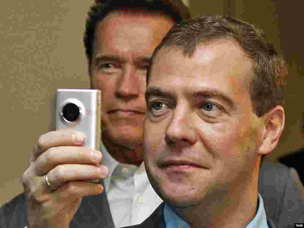 Medvedev i guverner Arnold Švarceneger