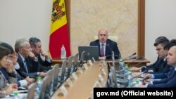 Premierul Pavel Filip și membrii cabinetului său