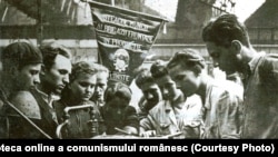 Brigadă UTM fruntașă în producție (1950). Fototeca online a comunismului românesc, cota 180/195