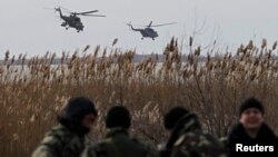 Российские вертолеты Ми-35 над полями Херсонщины. 16 марта