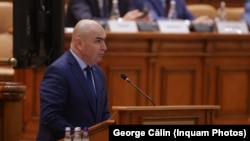 Ilie Bolojan, în Parlament, în timpul dezbaterii a patru moţiuni de cenzură depuse de AUR, S.O.S România şi POT, pe 7 septembrie 2025.