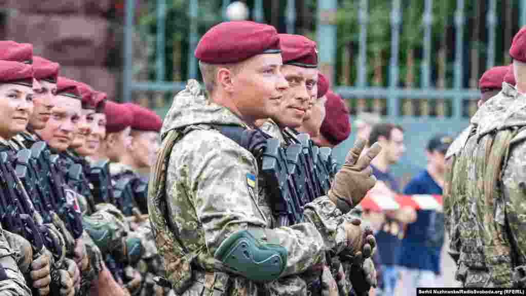 Бійці Десантно-штурмових військ 