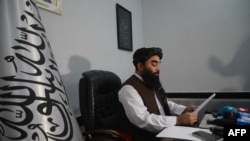 ذبیح‌الله مجاهد، سخنگوی حکومت طالبان پس از درگیری‌های اخیر در یک نشست خبری