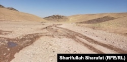 The Taliban have closed the road connecting the remote Chinarto district to Tarin Kot, the provincial in Uruzgan, for three months.