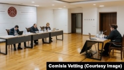 Completul comisiei vetting, audiind-o pe judecătoarea Olga Cojocaru.