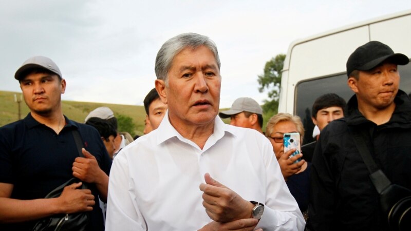 Поранешниот киргистански претседател Атамбаев обвинет за убиство на полицаец