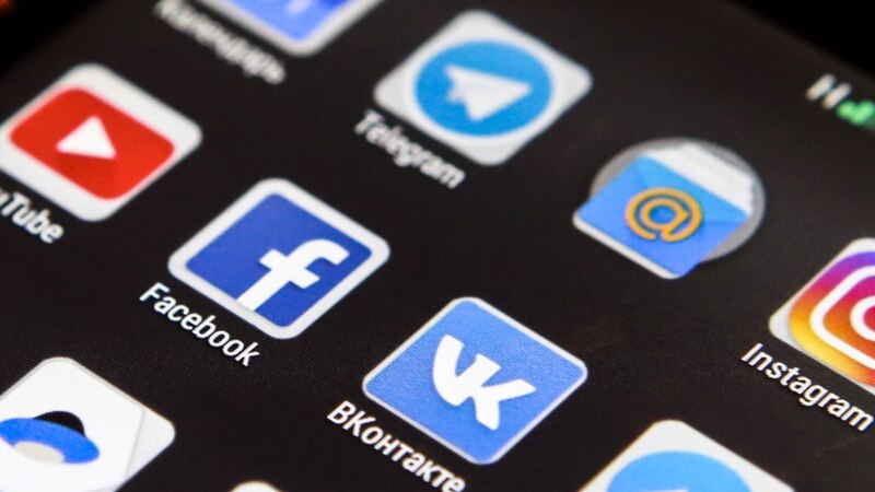 Kremlini thotë se Facebook po bën censurë