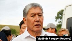 Алмазбек Атамбаев. Архивдик сүрөт.