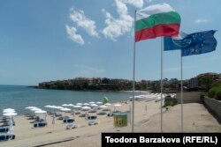 Пляж у місті Созополі на чорноморському узбережжі Болгарії, липень 2020 року