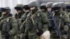 Анексія Криму. Російський спецназ бере під контроль українську військову частину у Перевальному. 6 березня 2014 року