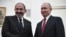 Никол Пашинян (слева) и Владимир Путин