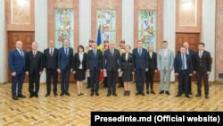 Guvernul Ion Chicu împreună cu Igor Dodon și Zinaida Greceanîi după depunerea jurământului, 14 noiembrie 2019