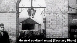 Najviše srpskih žrtava ustaškog režima ubijeno je u Jasenovcu (fotografija: ulaz u logor Jasenovac)