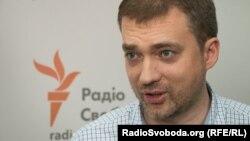 Загороднюк повідомив, що закінчив військову кафедру Київського університету імені Тараса Шевченка