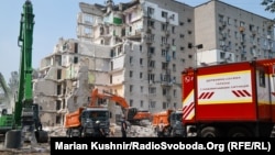 У ДСНС зазначають, що тут з-під завалів було деблоковано 10 загиблих