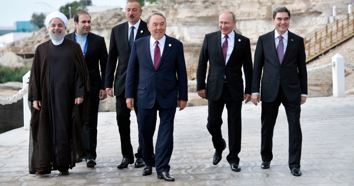 Орыстар диванда есекте