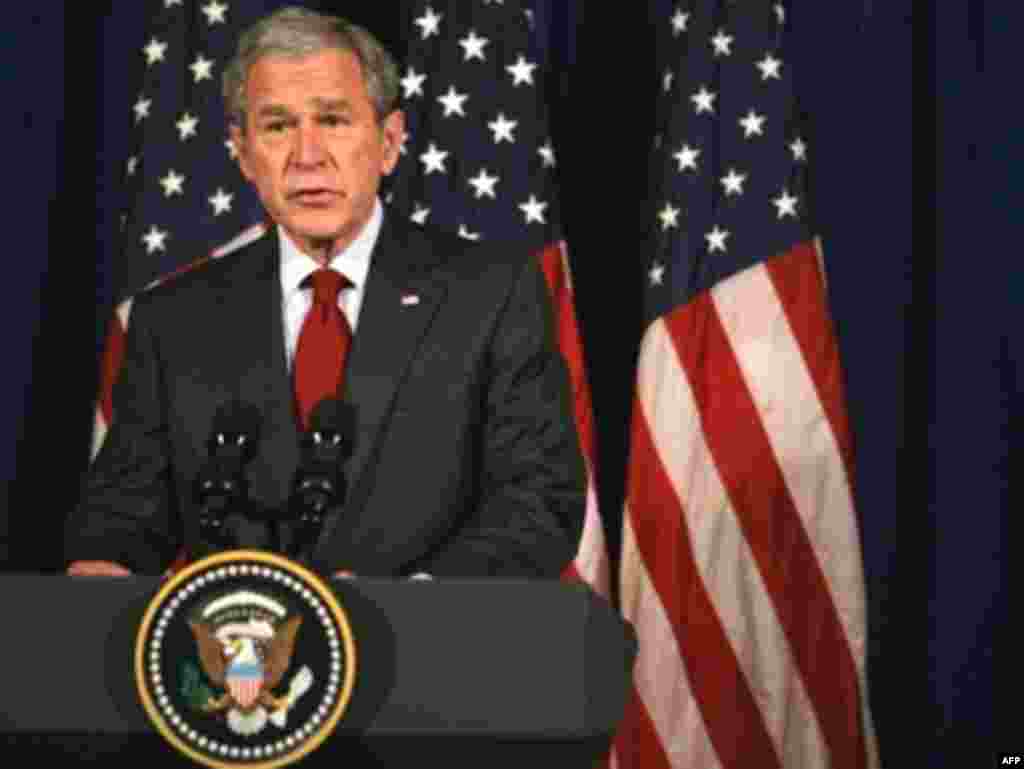 Ish-presidenti i SHBA-ve, George Bush, me rastin e njohjes së Kosovës shtet, 19 shkurt 2008.