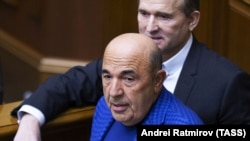 Вадим Рабінович був співголовою партії «ОПЗЖ» і був обраний до парламенту від неї в 2019 році