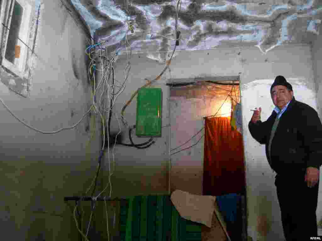 Elektrik naqillərinin toru