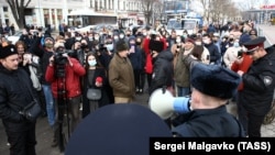 Алексей Навальныйды қолдап келген тұрғындар наразылығы. Симферополь, 23 қаңтар 2021 жыл. 