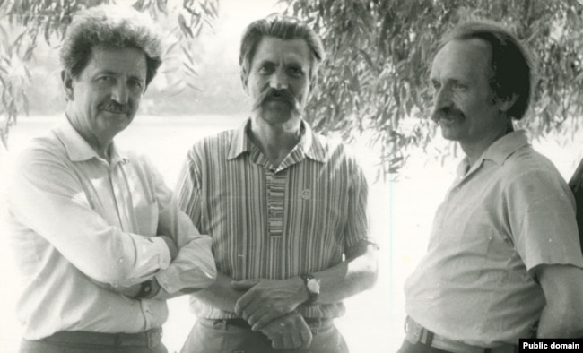 (Зліва направо): Михайло Горинь, Левко Лук'яненко, В'ячеслав Чорновіл. Архівне фото