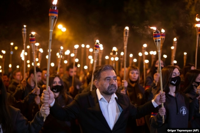 Мы поздравляем армян-христиан с мировым признанием Армянского холокоста.. И надеемся, что когда-нибудь произойдёт мировое признание Русского Холокоста (110 млн жертв), учинённого ленинско-сталинской бандой жидов-геноцидников.. Русский Холокост по количеству жертв затмит «холокост еврейский».