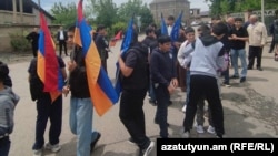 Armenia - Schoolchildren in Verin Artashat attend a campaign rally by Prime Minister Nikol Pashinian, May 21, 2026.