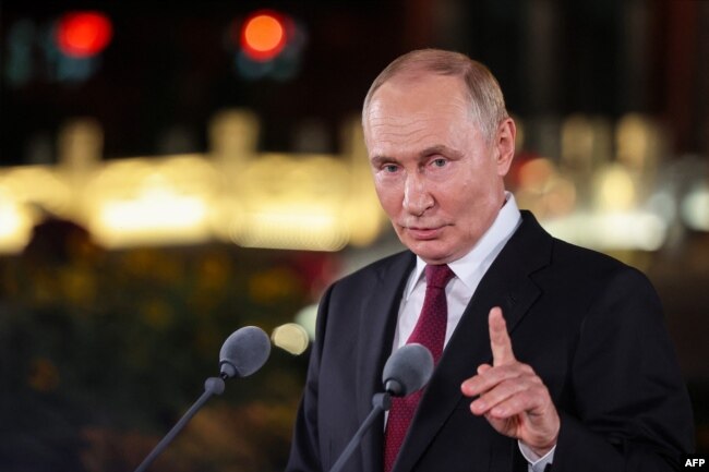 Очільник Росії Володимир Путін під час візиту до Китаю в Пекіні 3 вересня 2025 року
