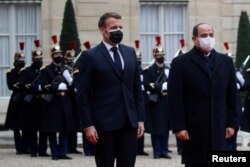 Și președintele Emmanuel Macron l-a primit cu toate onorurile pe Abdel Fattah al-Sisi