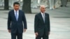 Қытай президенті Си Цзиньпин (сол жақта) және Ауғанстан президенті Ашраф Ғани. Пекин, 28 қазан 2014 жыл. Көрнекі сурет
