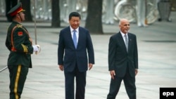 Presidenti i Afganistanit, Ashraf Ghani, dhe ai i Kinës, Xi Jinping.