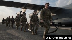 KUWAIT -- U.S. Army paratroopers from the 82nd Airborne Division arrive at Ali Al Salem Air Base, January 2, 2020