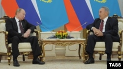 Президент России Владимир Путин и президент Казахстана Нурсултан Назарбаев. Астана, 7 июня 2012 года.