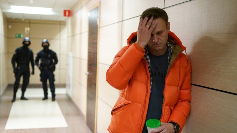 Роскомнадзор требует от СМИ удалить публикации по расследованиям Навального
