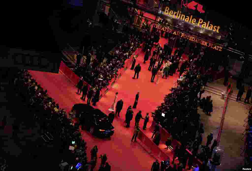 Pogled na crveni tepih 66. Berlinalea, 11. februar 2016.