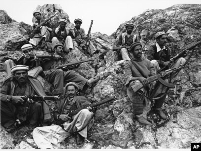 кеуделі черлидерлердің суреті