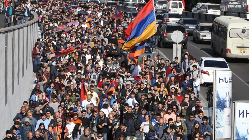 Вопреки митингам экс-президент Армении выдвинут в премьер-министры
