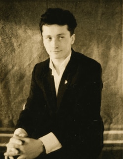 Василь Овсієнко у 1966 році
