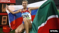 Milli kimlik: Pekin Olimpiadasının qızıl medalçısı Gulnara Samitova iki bayraqla