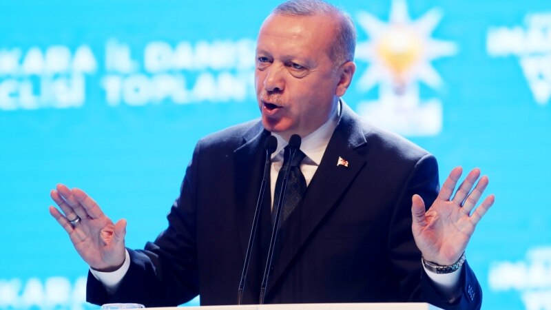 Erdogan paralajmëron masa të ashpra ndaj mediave sociale 