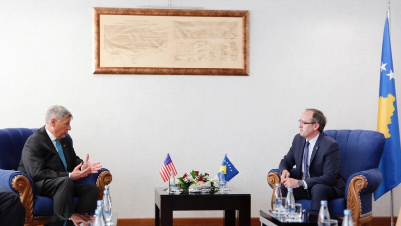Hoti diskuton me ambasadorin amerikan prioritetet e qeverisë së re