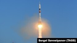 Ракета "Союз" во время запуска с космодрома Байконур, 17 декабря 2017