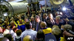 Петро Порошенко під час візиту на завод «Південмаш»