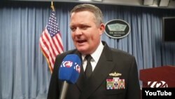 Zëdhënësi i Pentagonit, Jeff Davis.