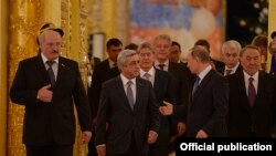 Жыйын башталар алдында.