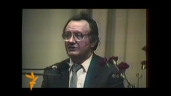 Алесь Адамовіч: Па вёсках мы распытвалі ўчарашніх карнікаў