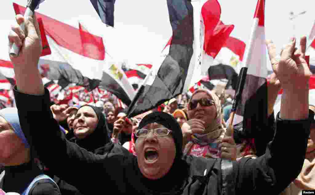  Demonstrație de protest împotriva președintelui egiptean Mohamed Morsi, piațaTahrir, Cairo, 30 iunie 2013. 