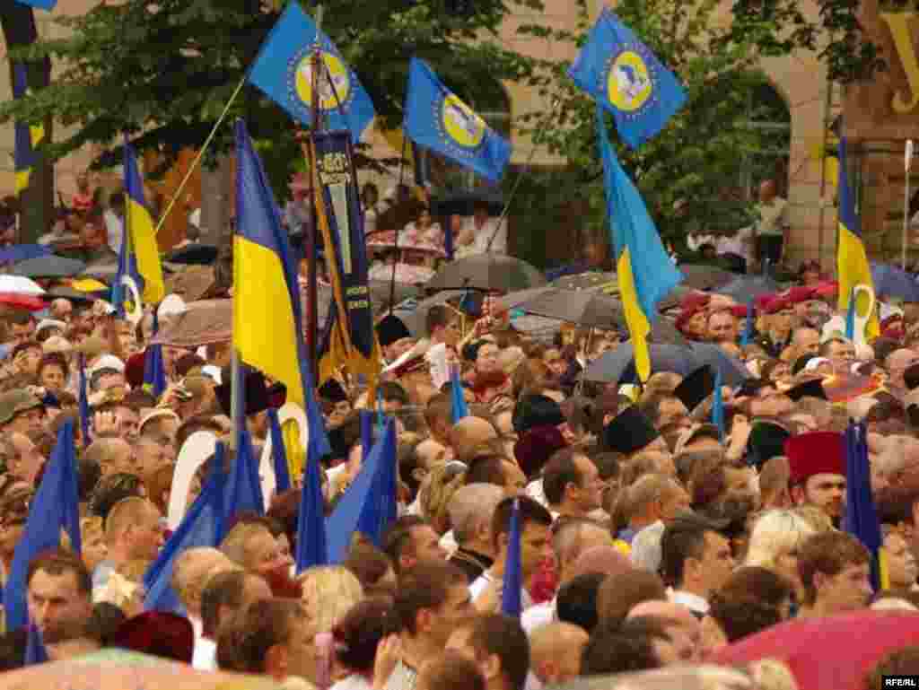 Святкування 1020-річчя Хрещення Київської Русі - Святкові заходи на Софійській площі з нагоди 1020-річчя Хрещення Київської Русі.