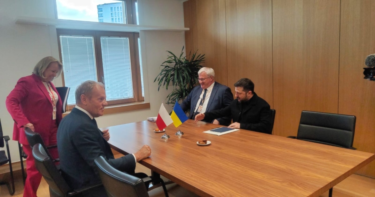 Зеленський зустрівся в Брюсселі з прем’єром Польщі - вперше після загострення відносин