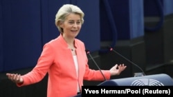 Az Európai Bizottság elnöke, Ursula von der Leyen beszédét mondja az Európai Unió helyzetéről tartott vitán az Európai Parlamentben, Strasbourgban. 2021. szeptember 15.